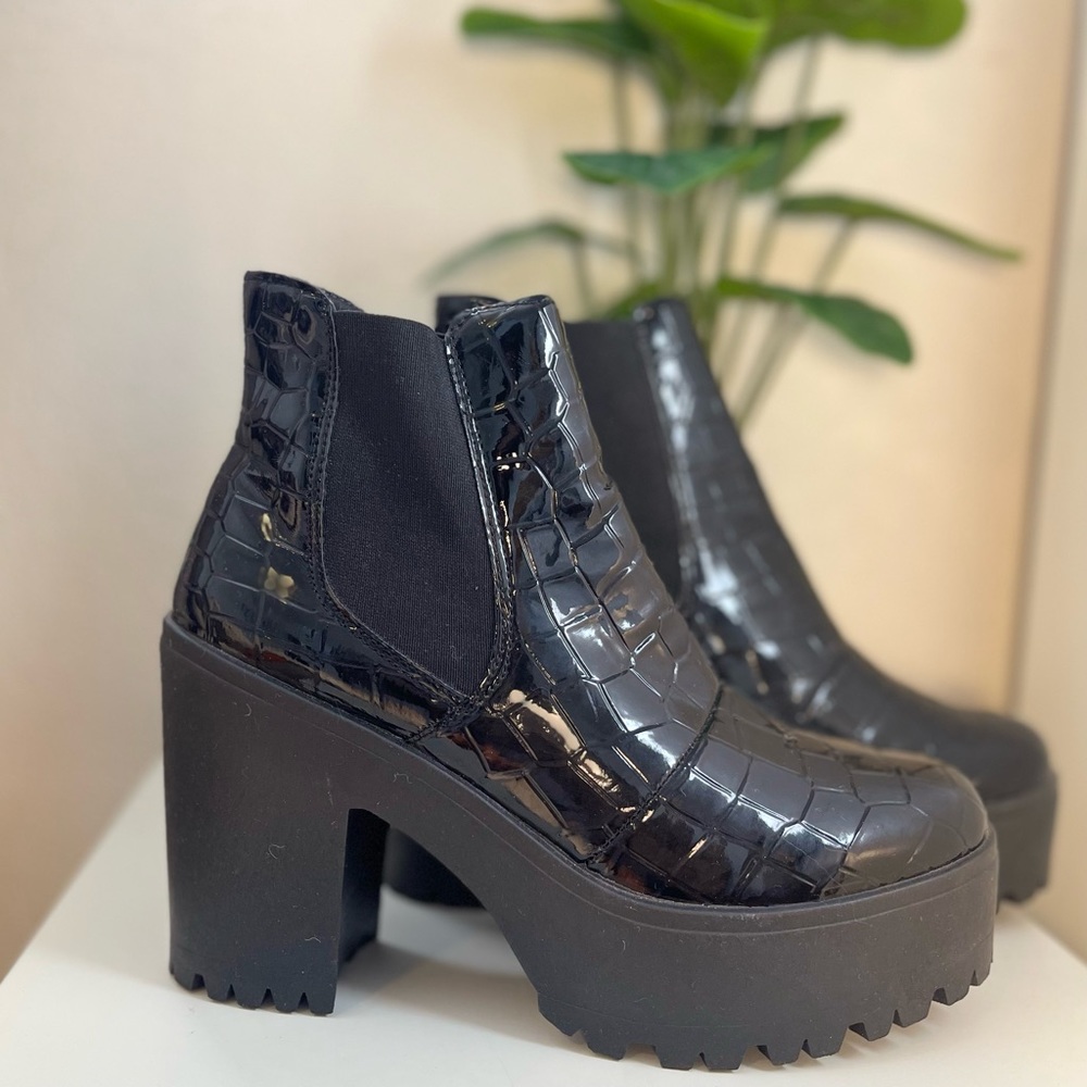 ★ Topshop Black Patent Chunky Crocodile Boots